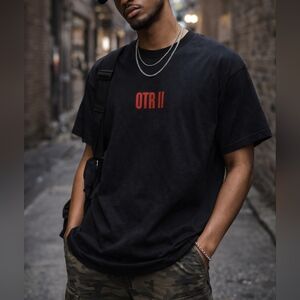 Beyoncé OTR II Tour Tee Shirt Size L Black Concert Merch On The Run II